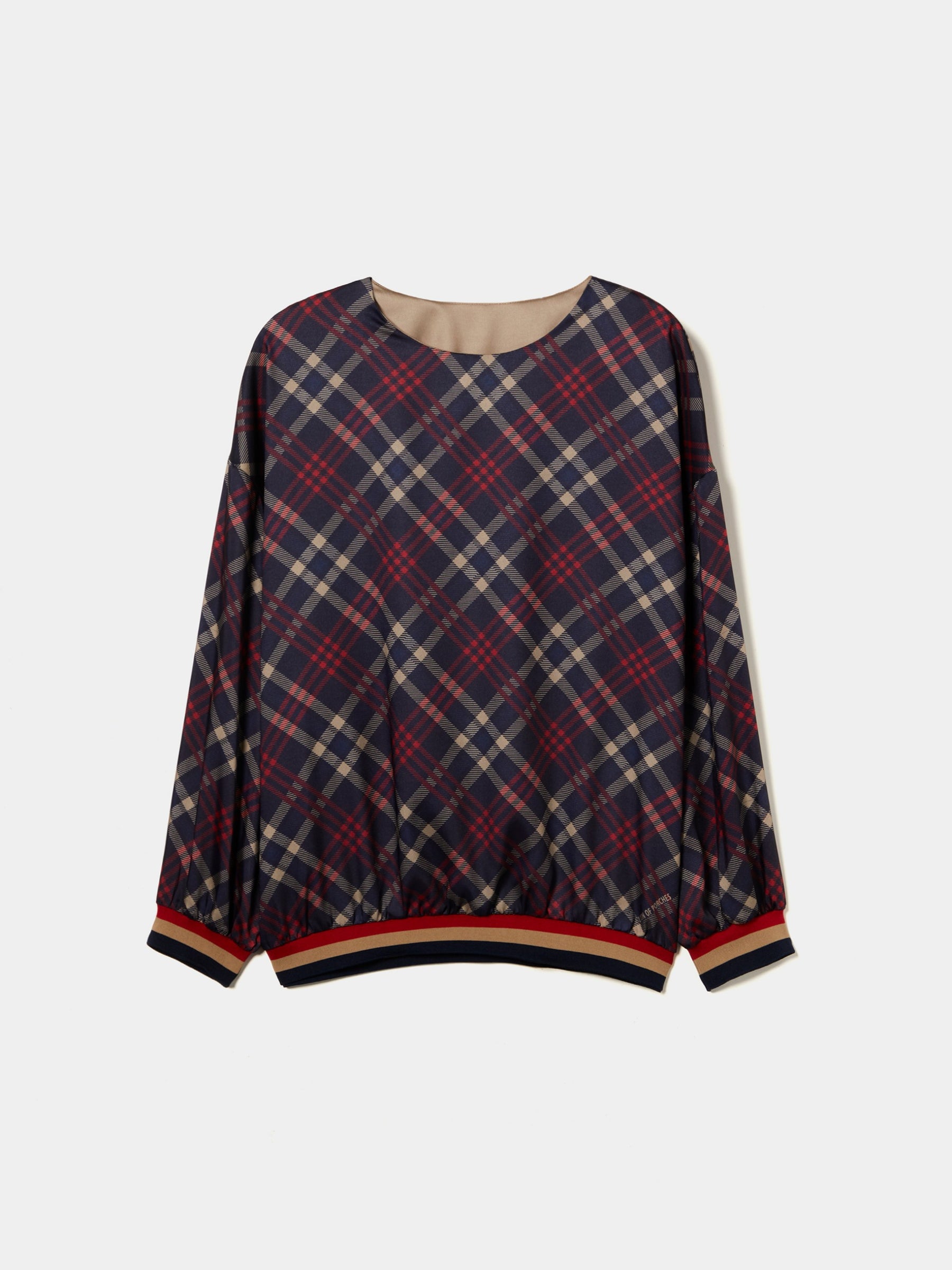 Blusa com padrão xadrez