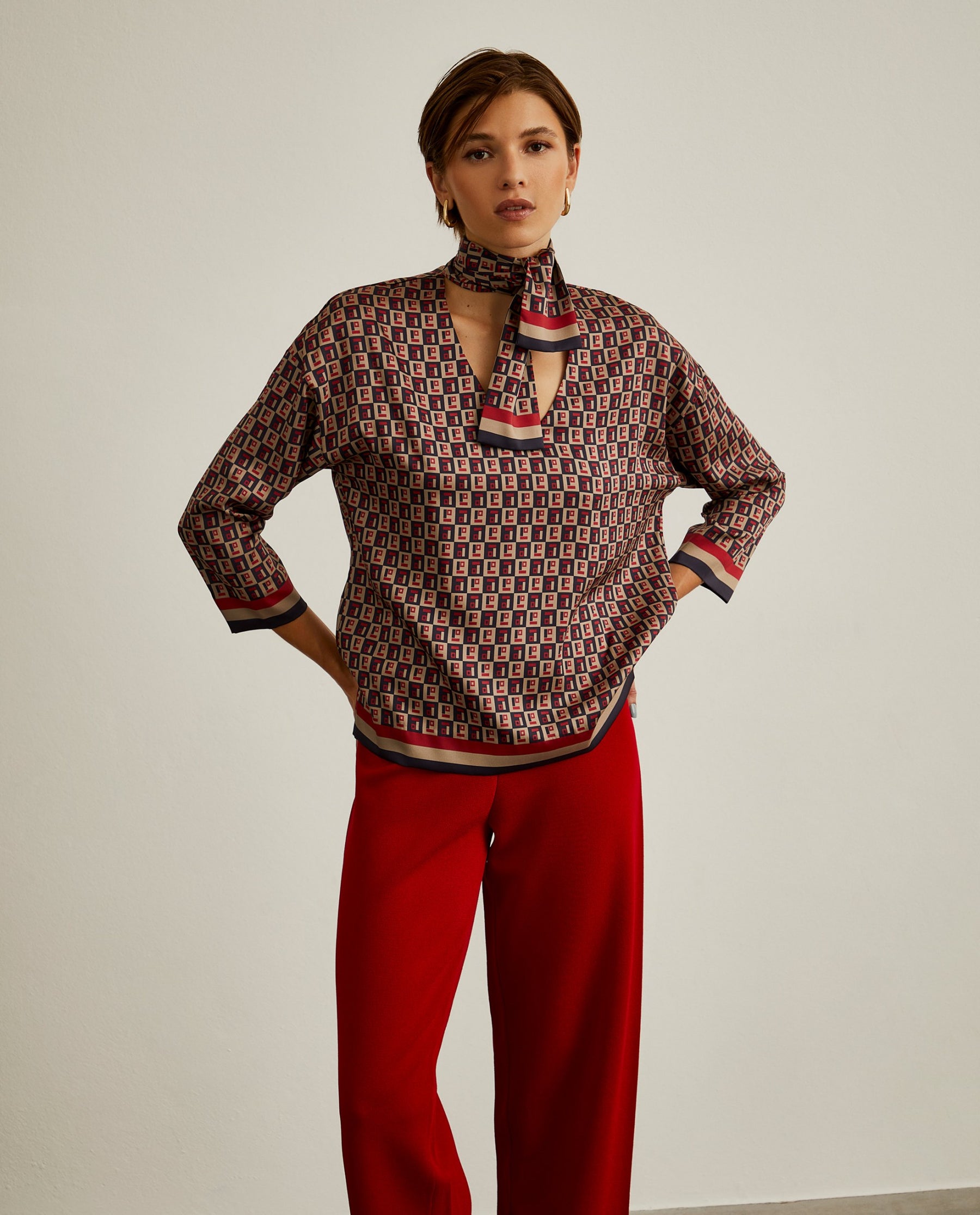 Blusa com monograma all over