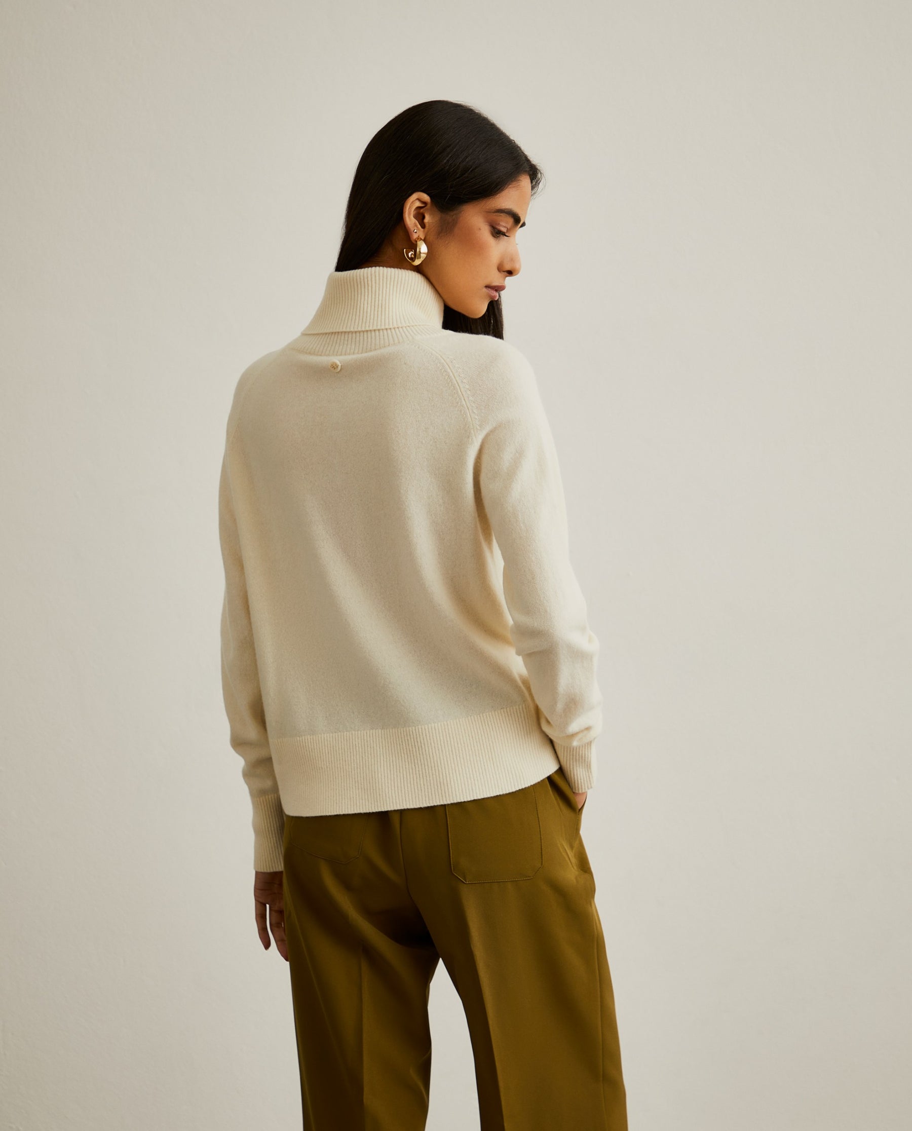 Camisola gola alta em lã merino
