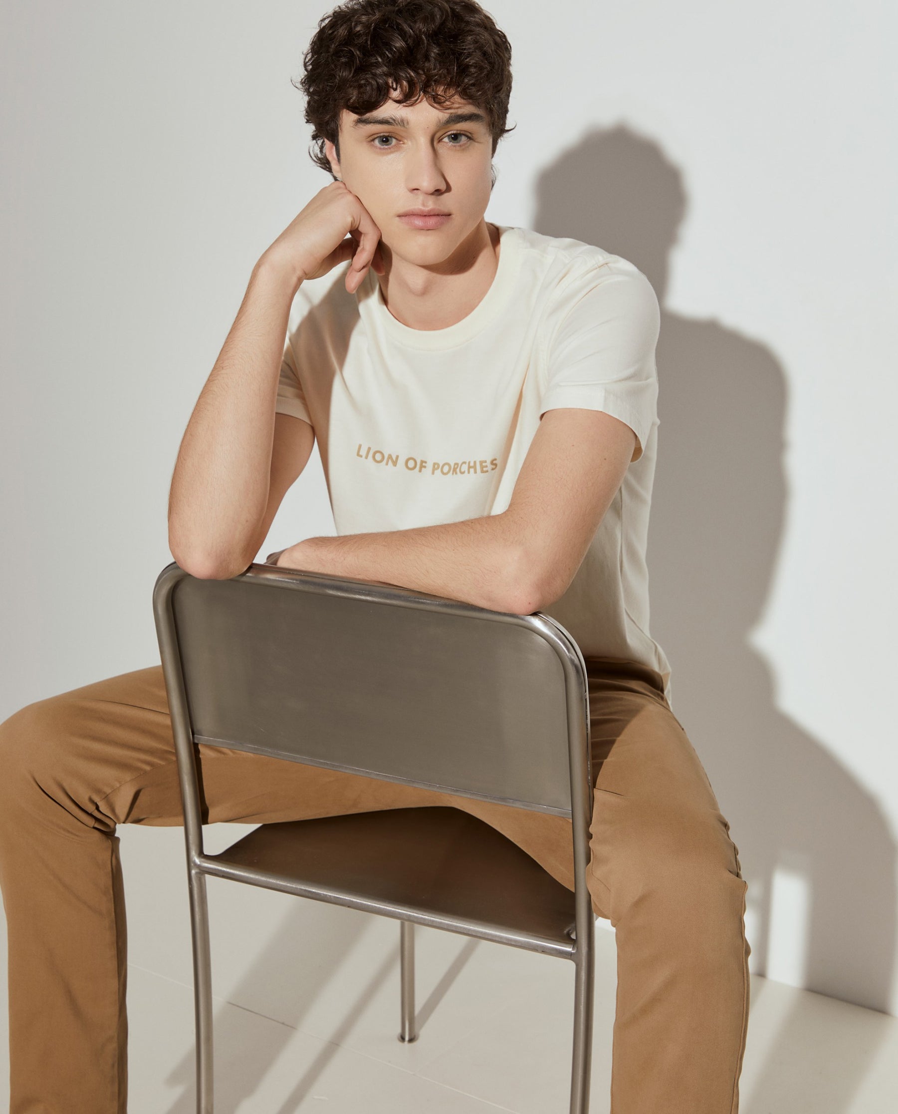 T-shirt manga curta Lion of Porches