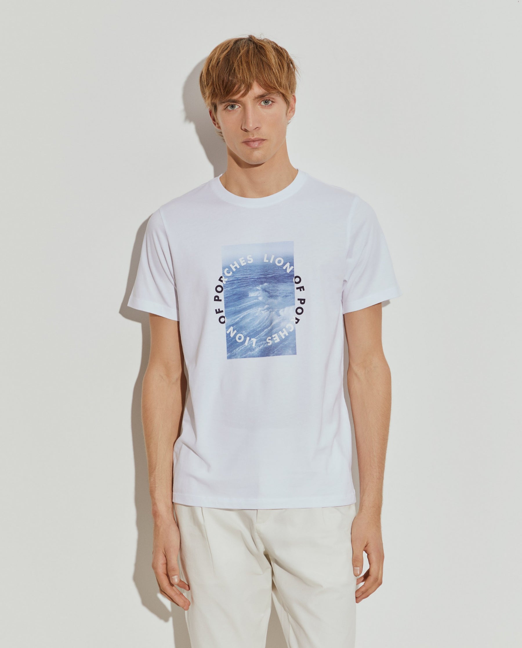 T-shirt manga curta com estampado