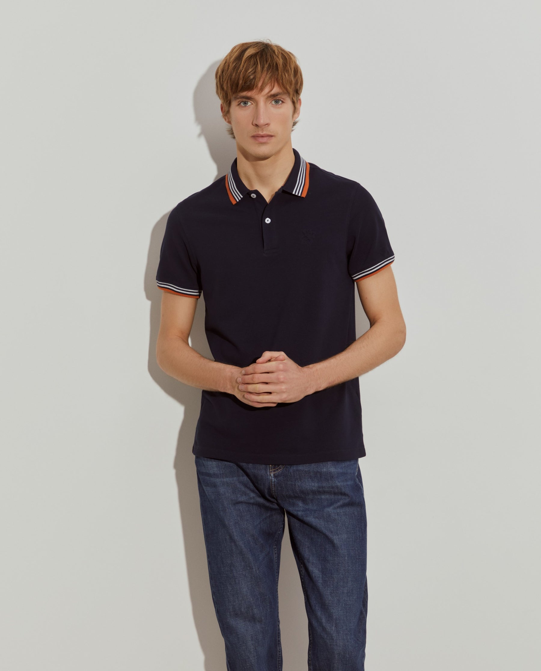 Polo piqué slim fit com riscas