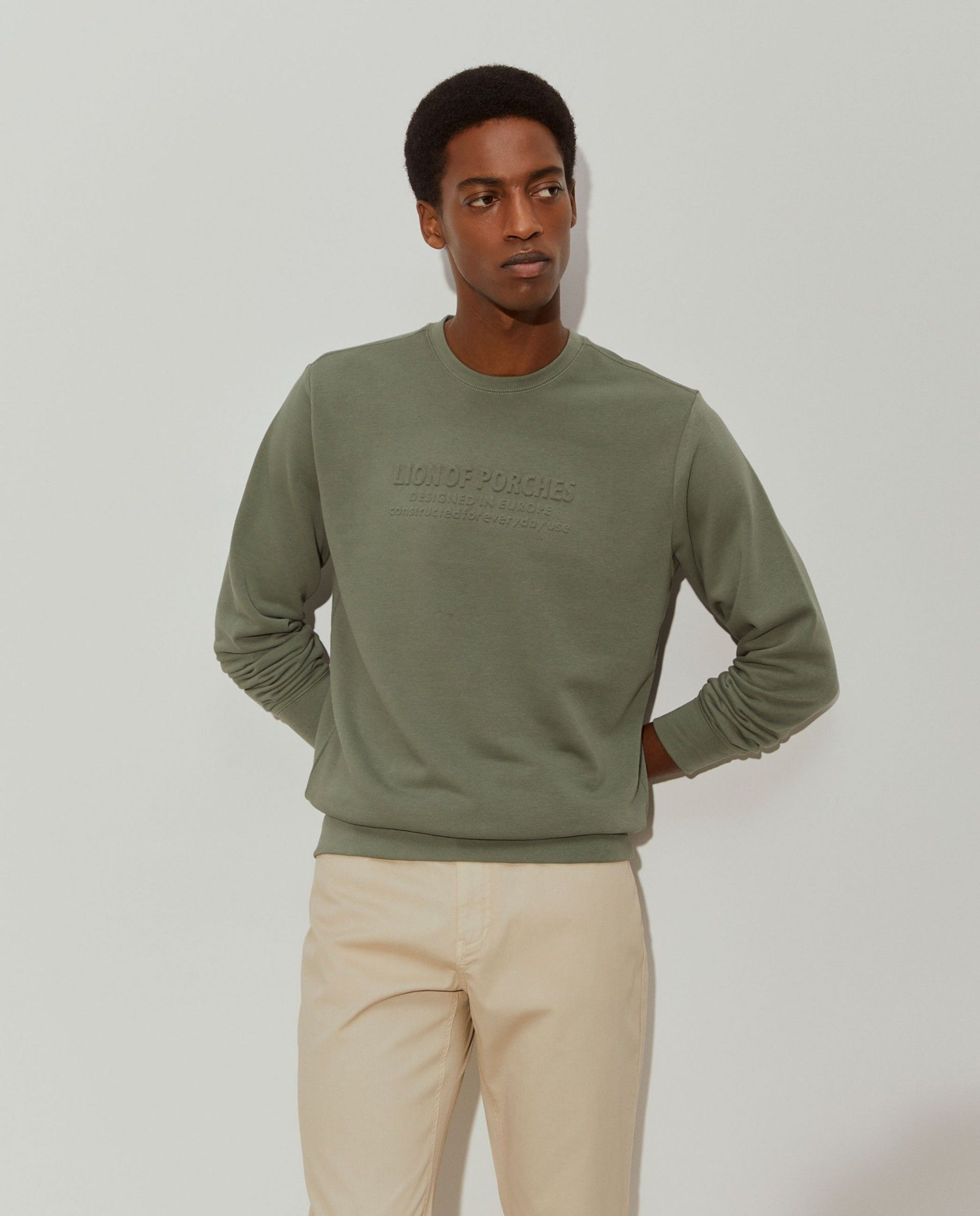 Sweater com logotipo