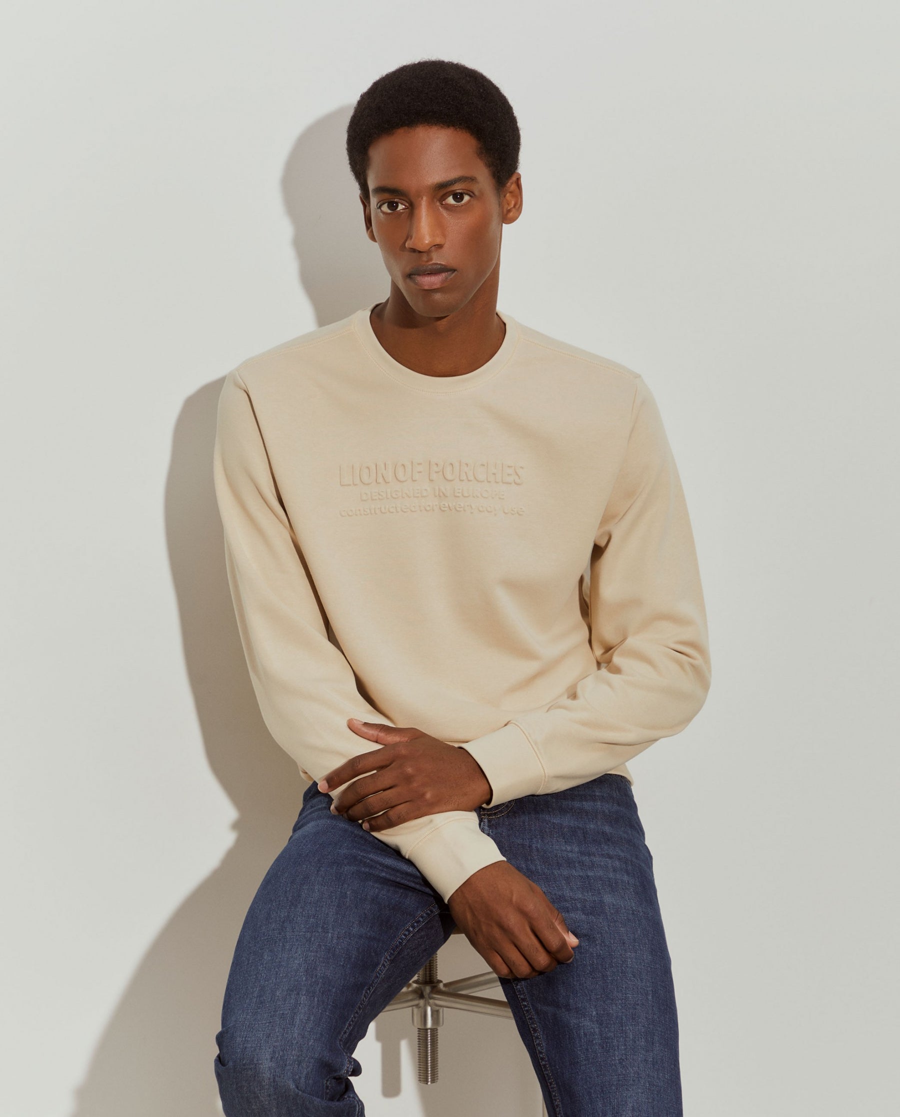 Sweater com logotipo