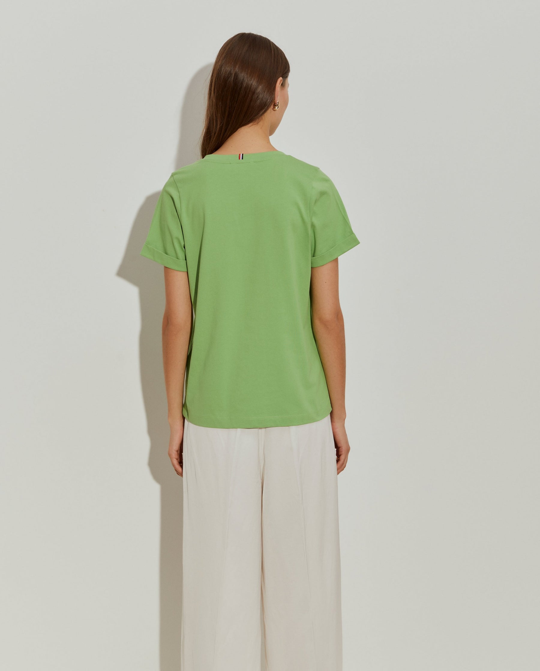 T-shirt de algodão decote em V