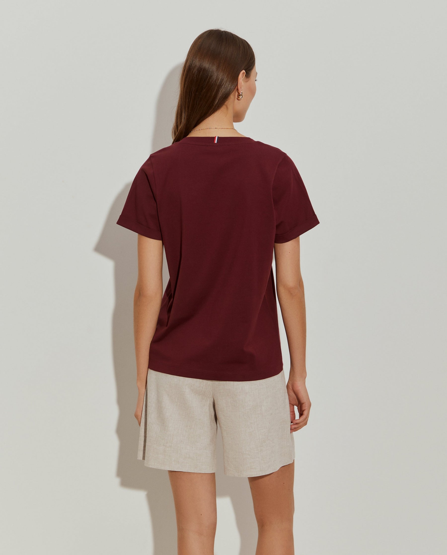 T-shirt de algodão decote em V