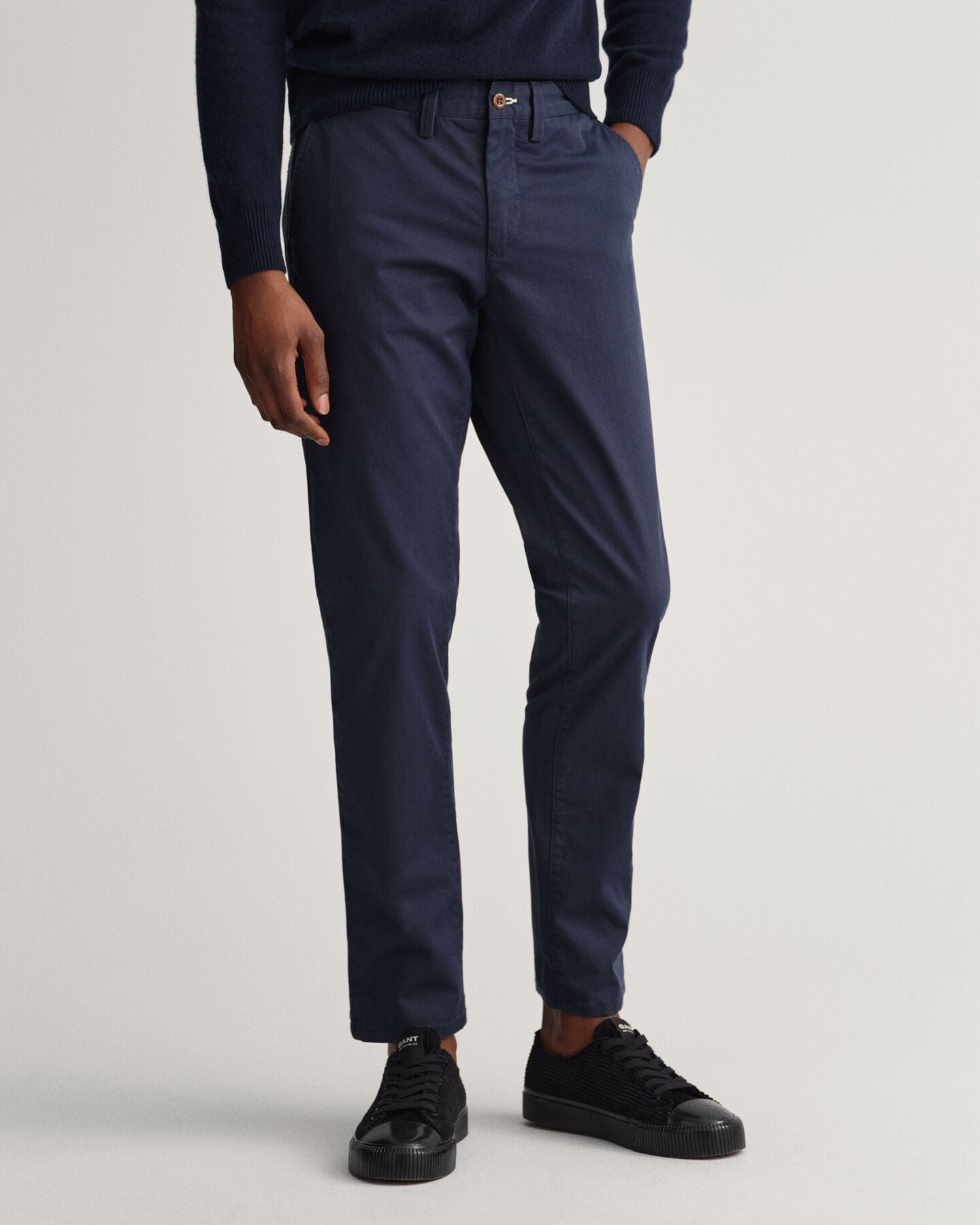 Calças chino em sarja slim fit Hallden