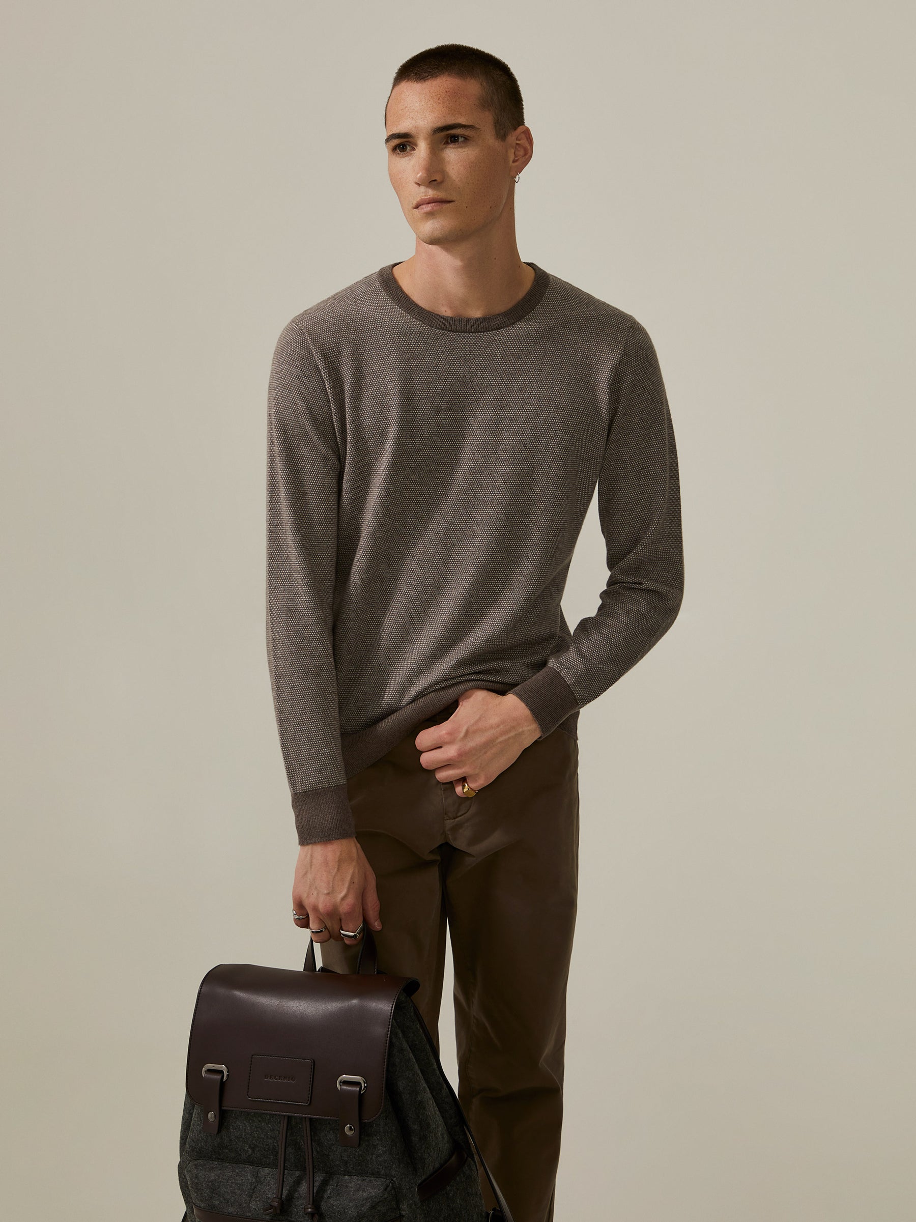 Camisola com decote redondo