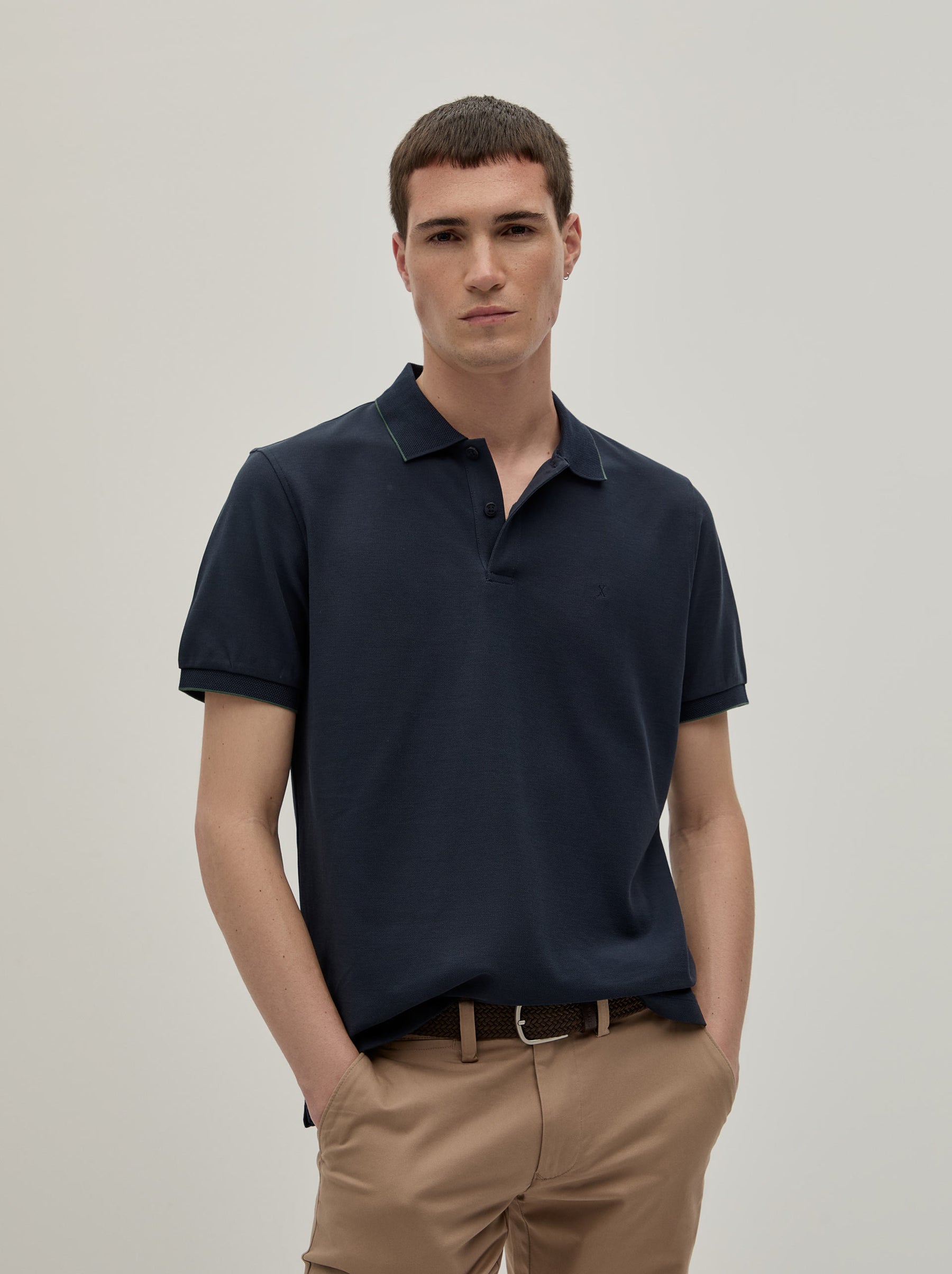 Polo piqué regular fit com risca