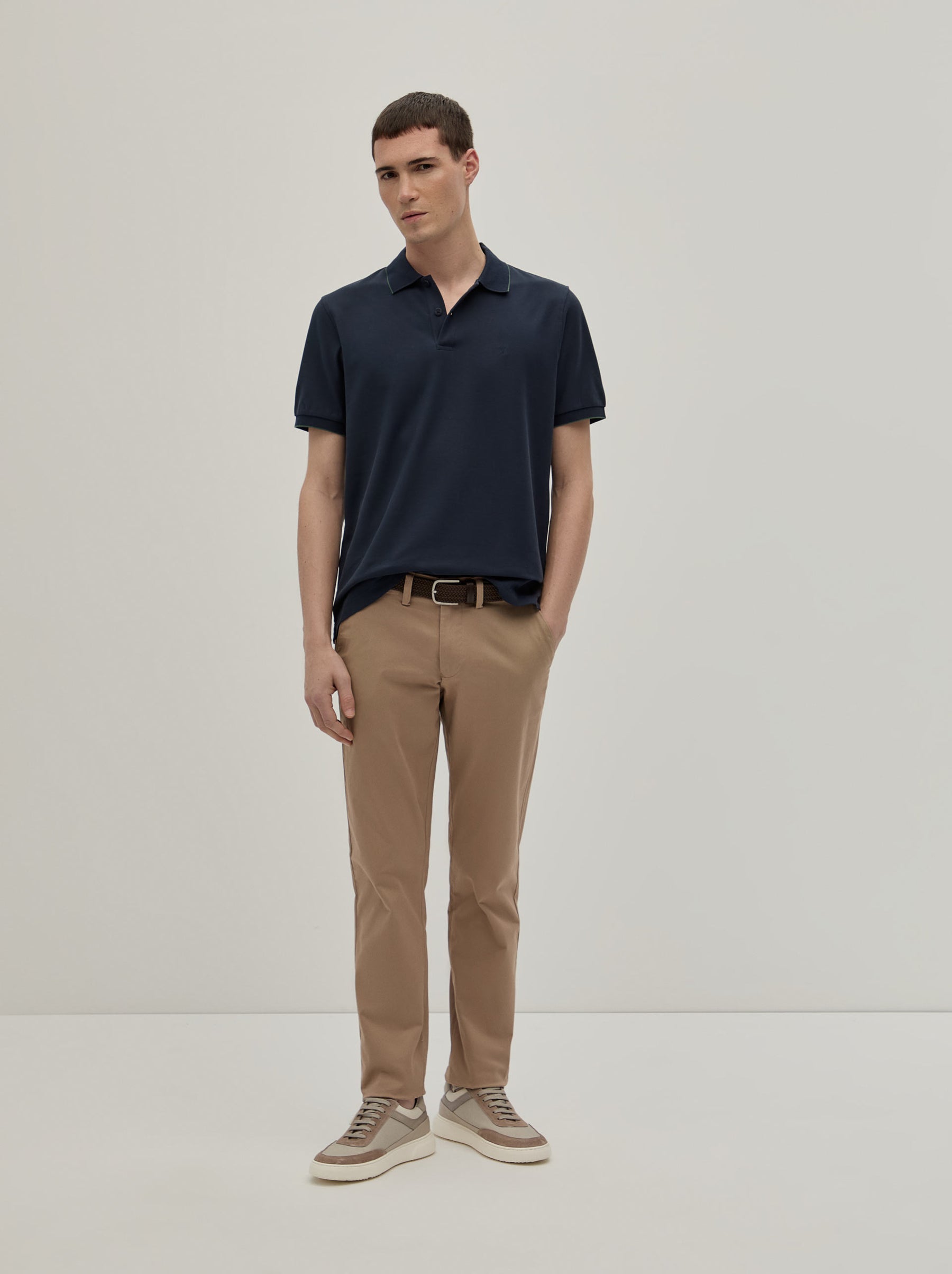 Polo piqué regular fit com risca