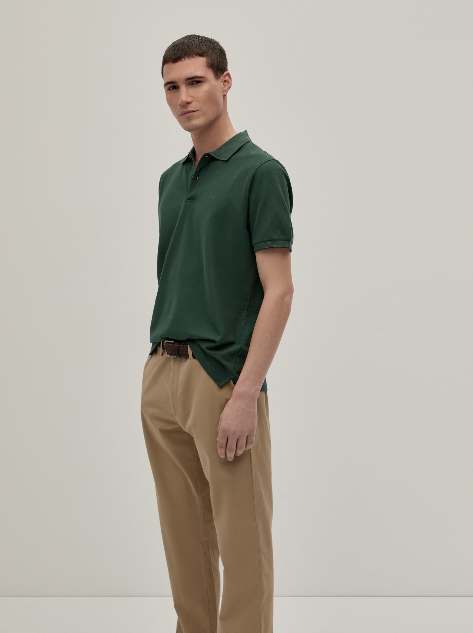 Polo piqué regular fit com risca