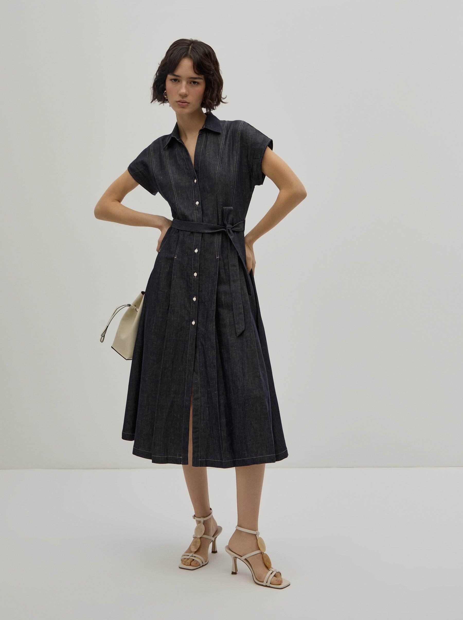 Vestido midi denim em algodão e linho