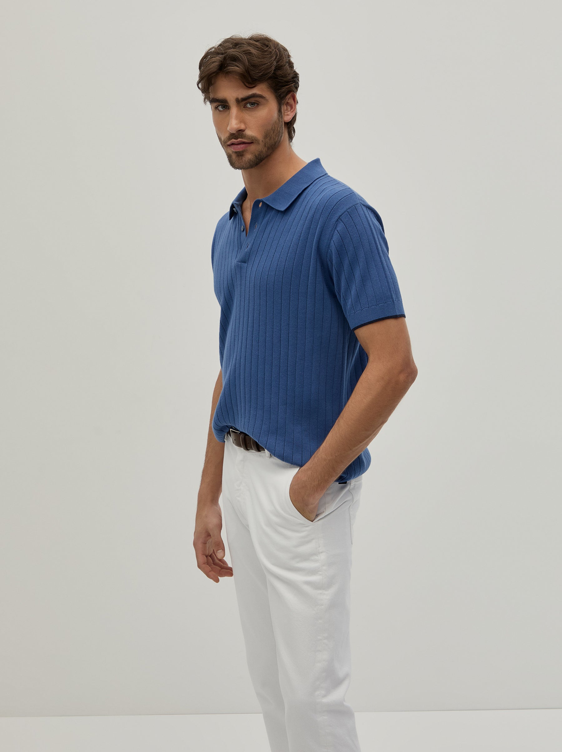Polo malha canelada em algodão