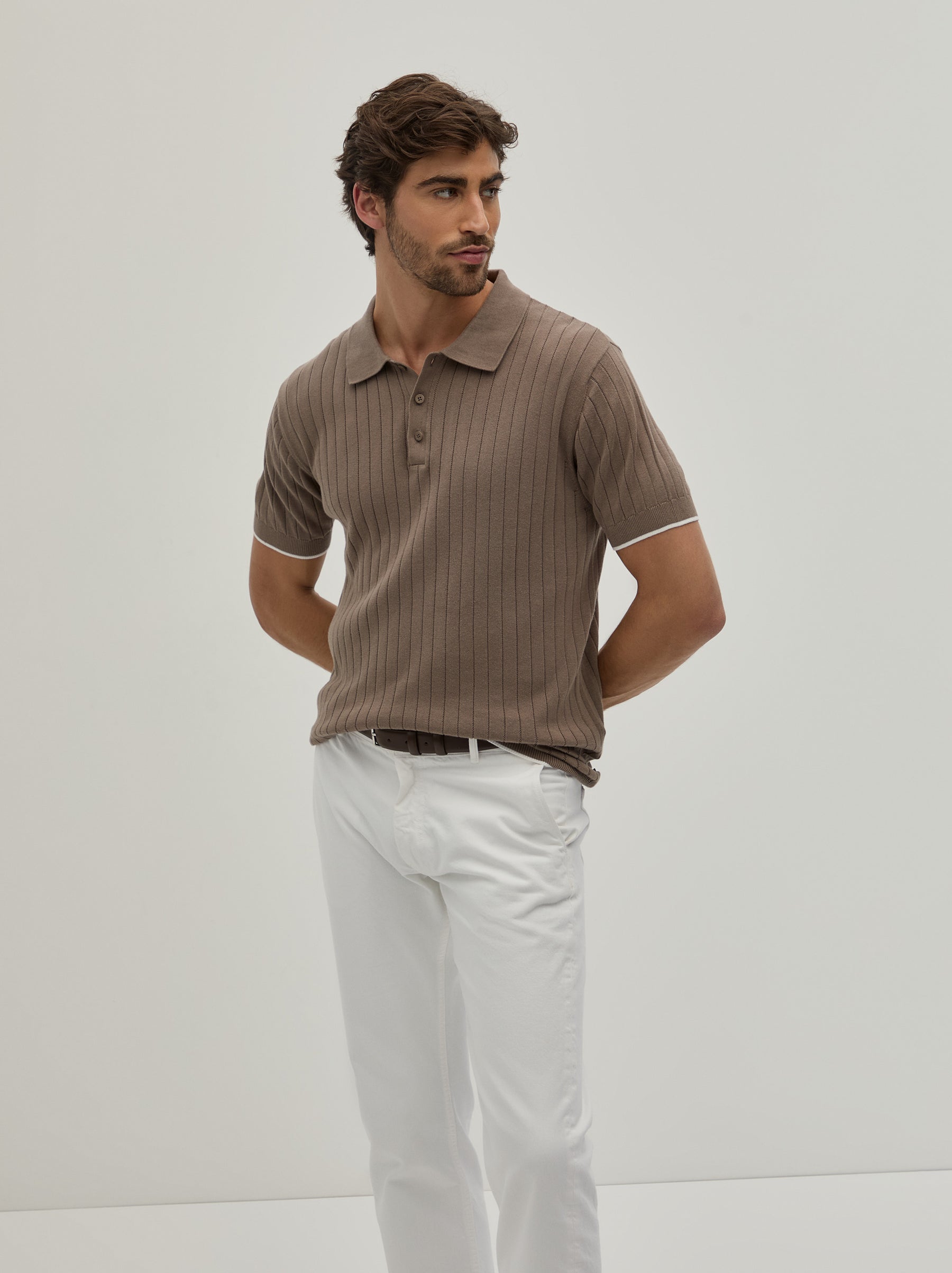 Polo malha canelada em algodão