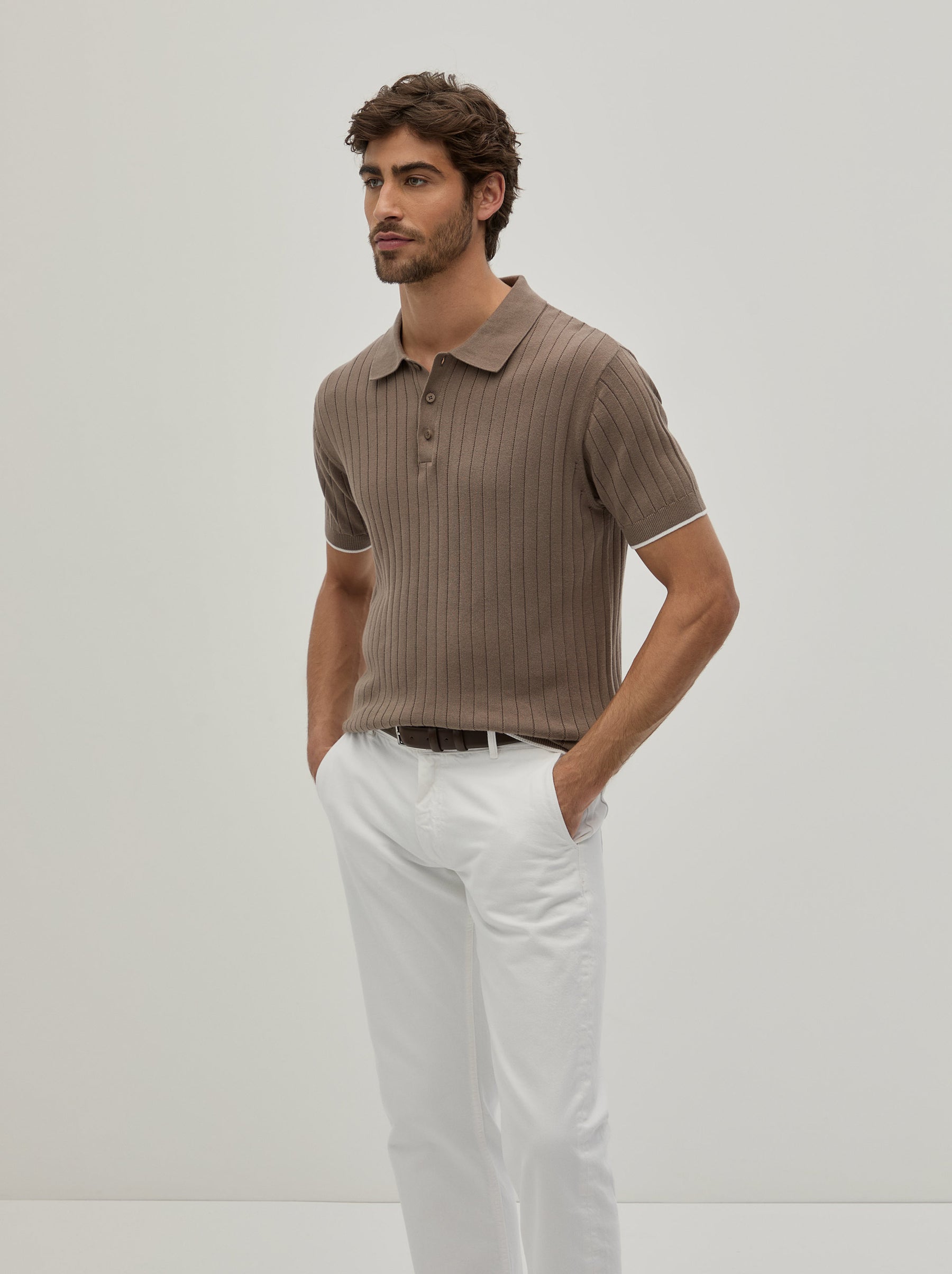 Polo malha canelada em algodão