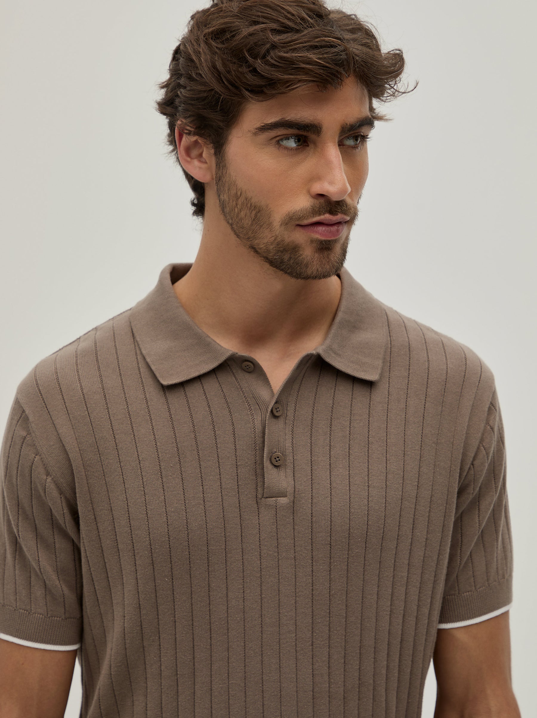 Polo malha canelada em algodão