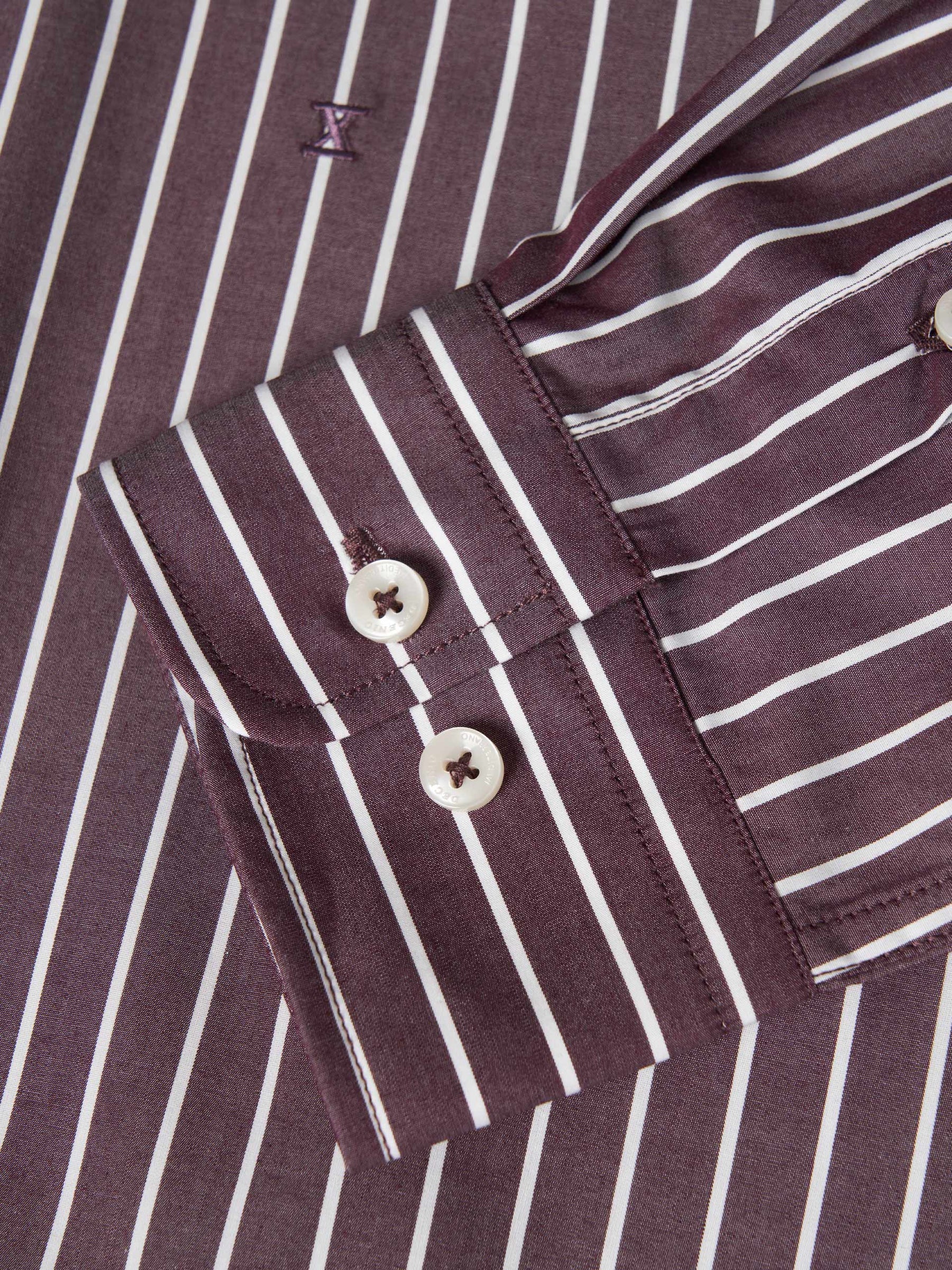 Camisa regular fit às riscas em popelina