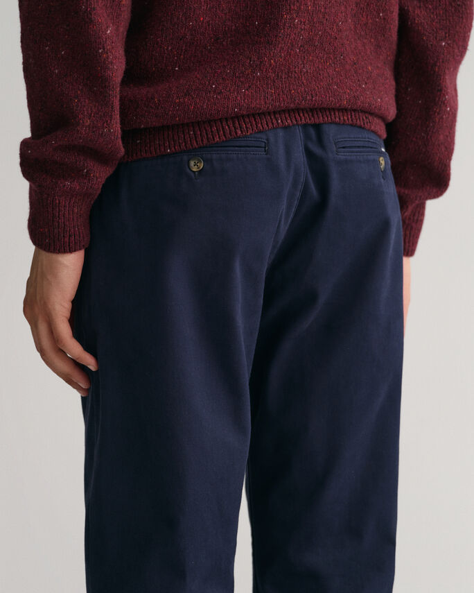 Calças chino em sarja slim fit