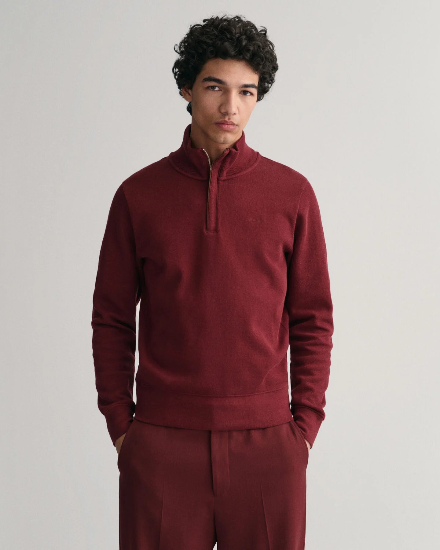 SWEATSHIRT COM MEIO FECHO