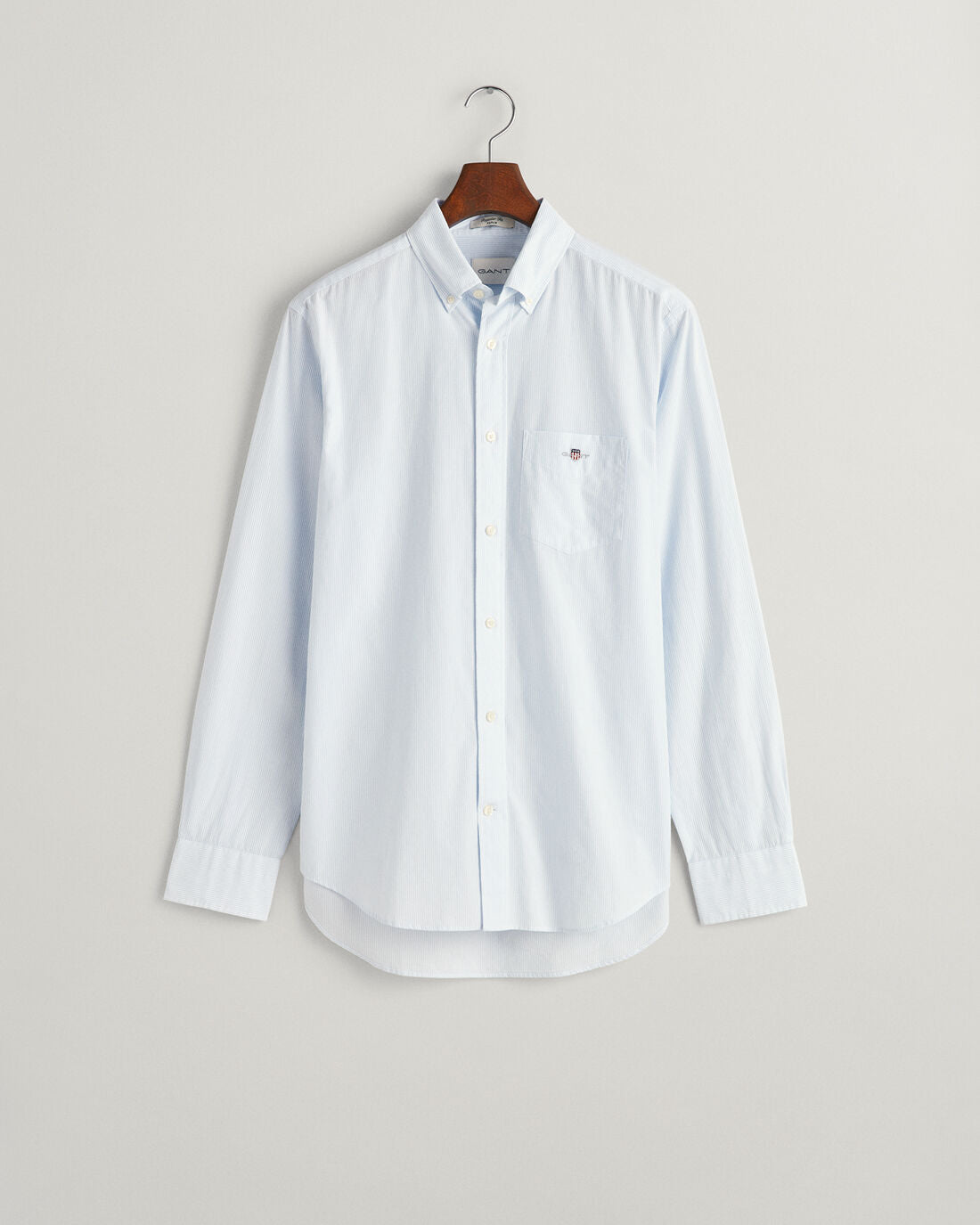 Camisa em popelina às riscas finas regular fit