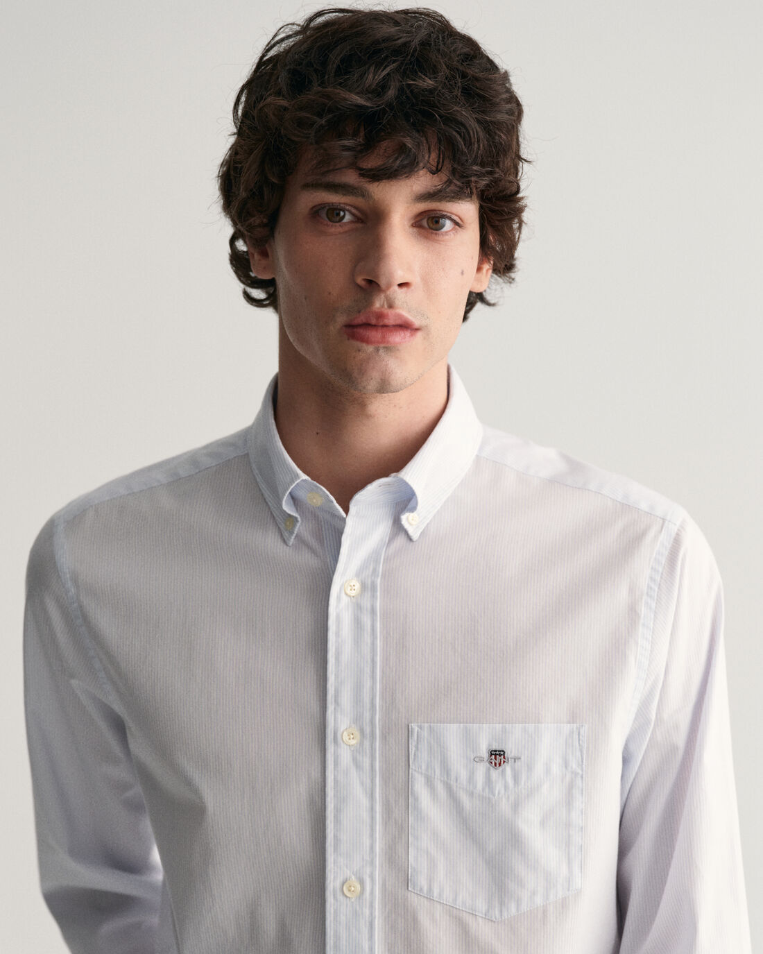 Camisa em popelina às riscas finas regular fit