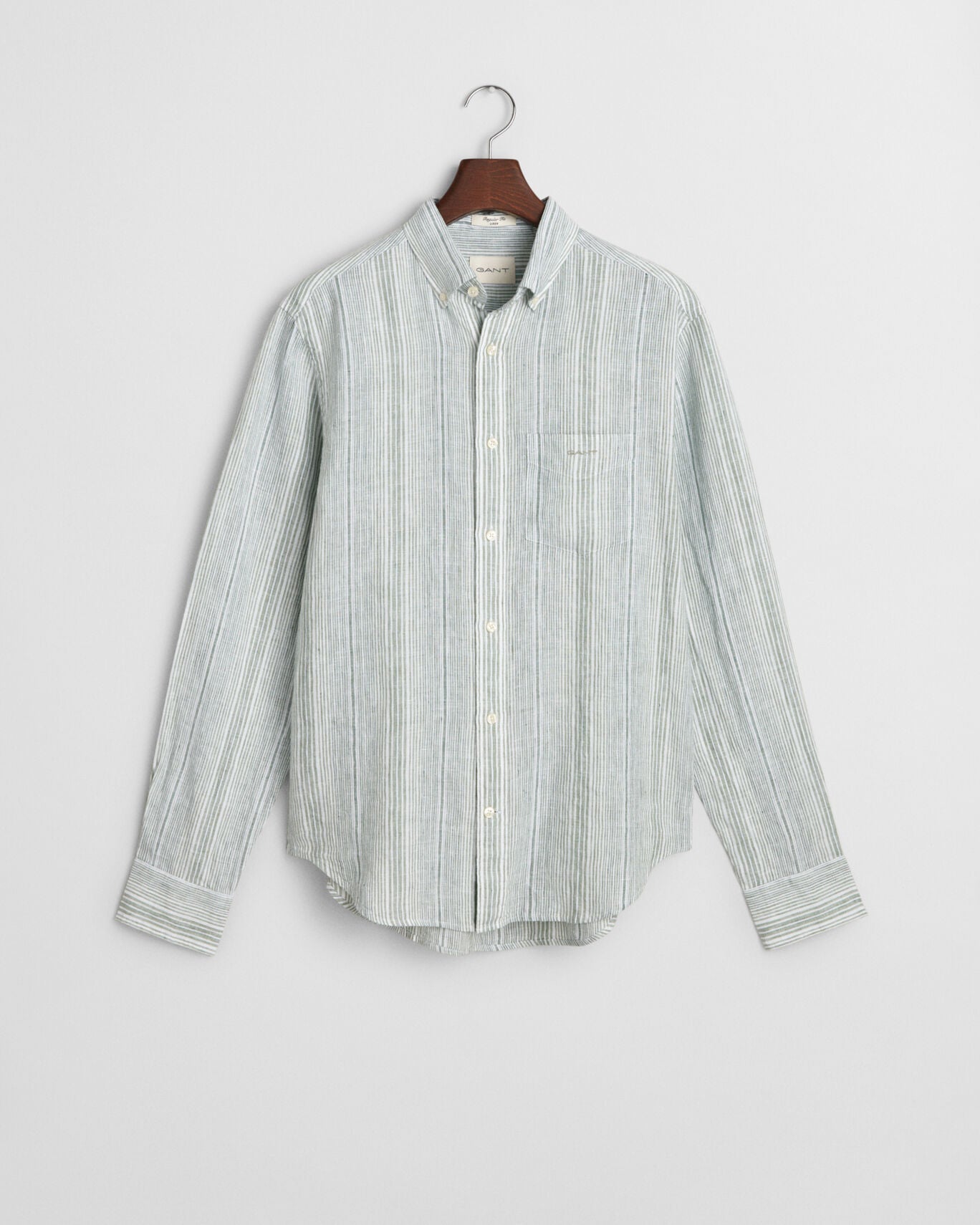 Camisa de linho às riscas finas regular fit