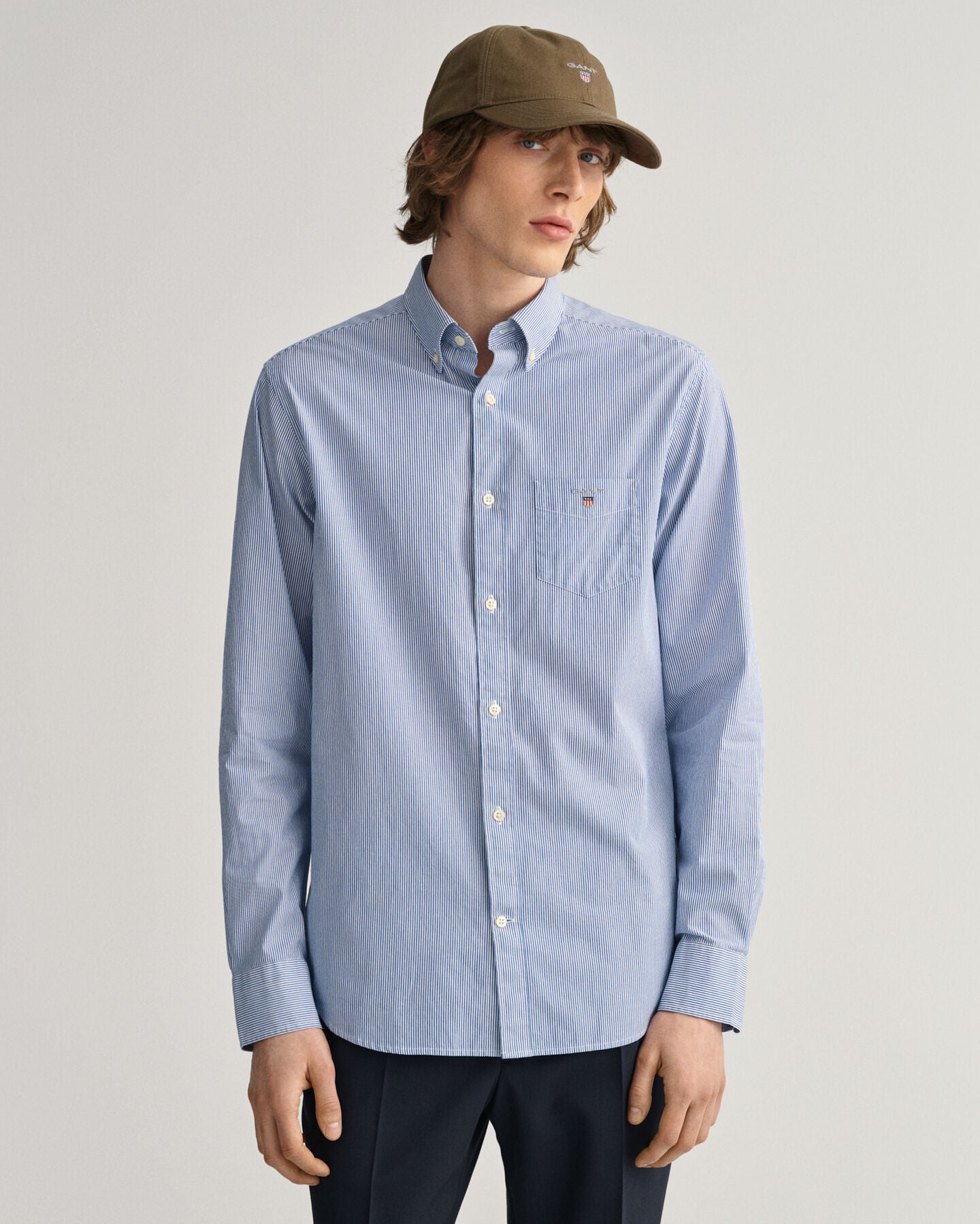 Camisa Oxford às riscas corte normal