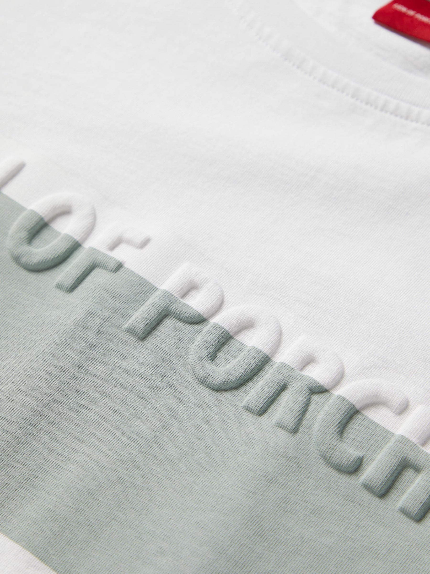T-shirt 100% algodão com barra em contraste