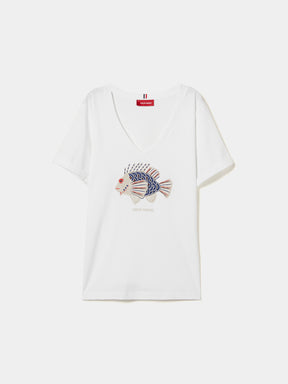 T-shirt decote em V com peixe