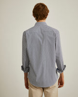 Camisa Slim Fit em tecido com padrão de riscas