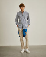 Camisa Slim Fit em tecido com padrão de riscas