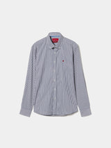 Camisa Slim Fit em tecido com padrão de riscas