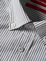 Camisa Slim Fit em tecido com padrão de riscas