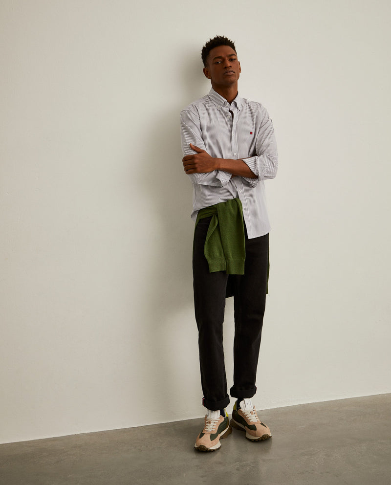 Camisa Slim Fit em tecido com padrão de riscas