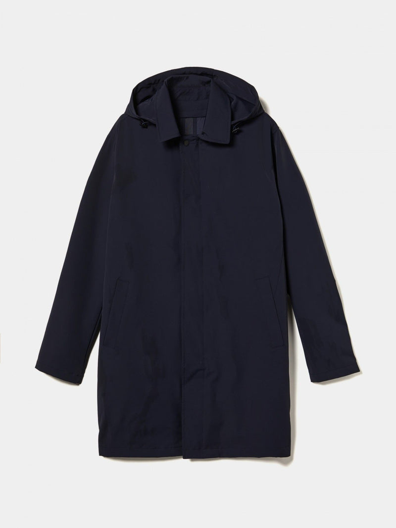 Gabardine em tecido técnico com capuz