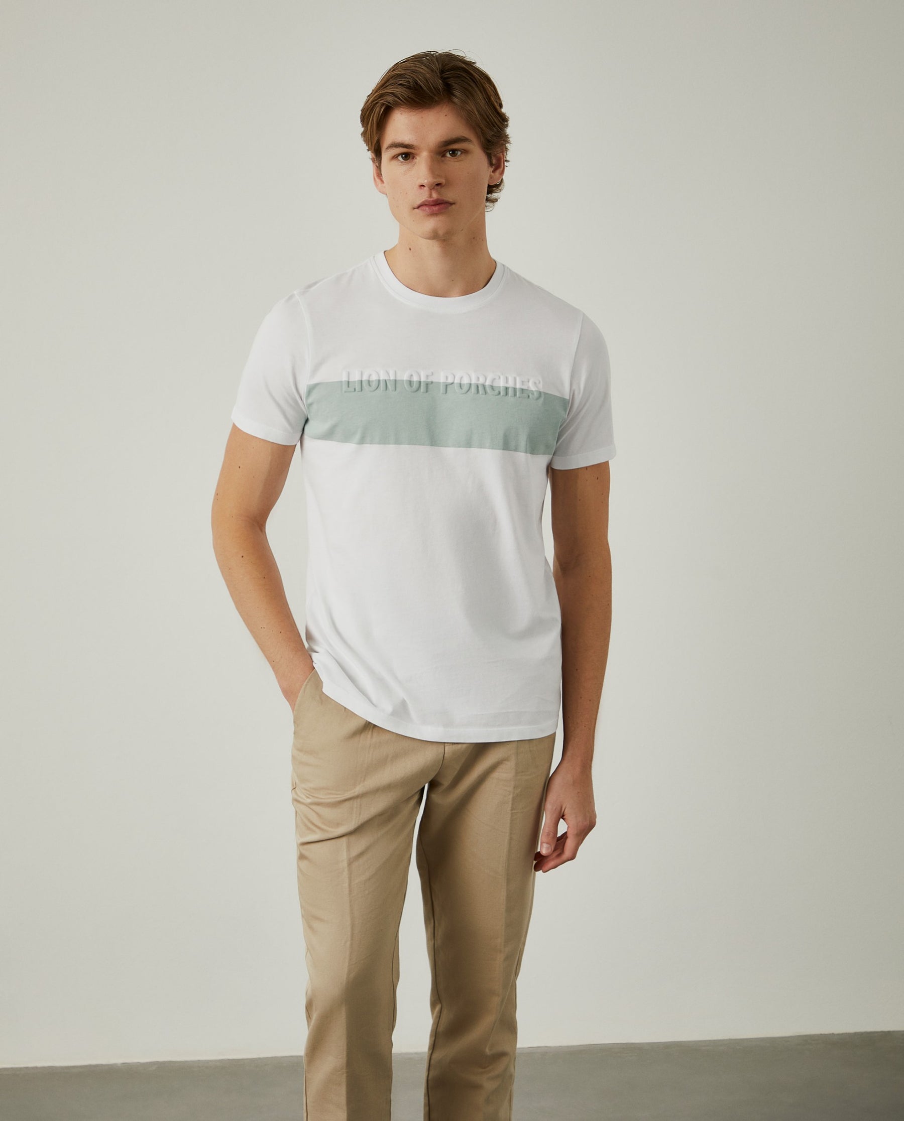 T-shirt 100% algodão com barra em contraste