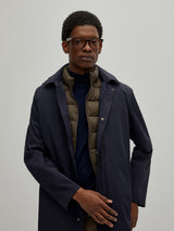 Gabardine em tecido técnico com capuz