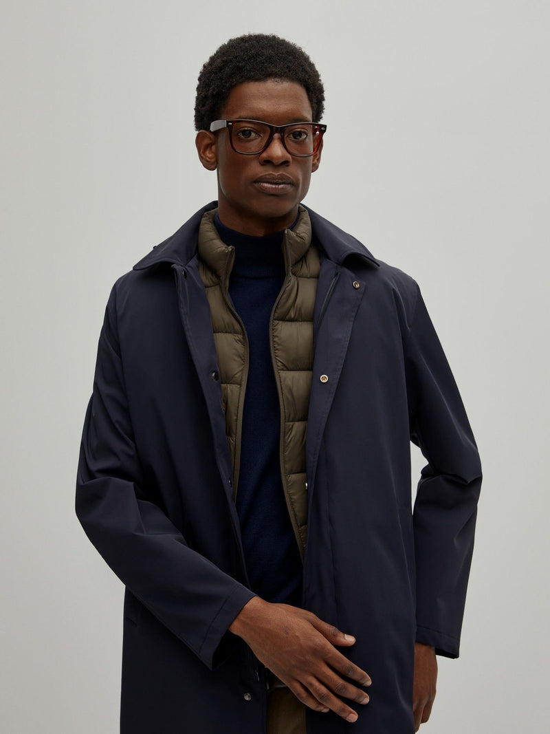 Gabardine em tecido técnico com capuz