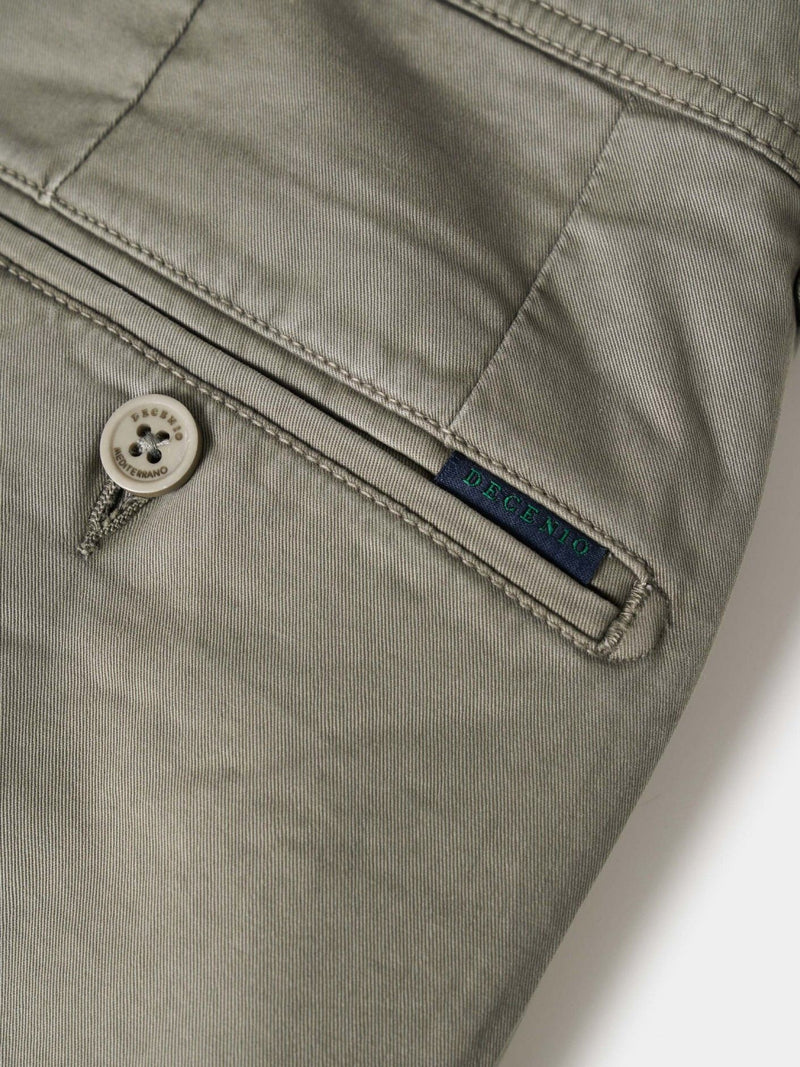 Calças chino regular fit em sarja