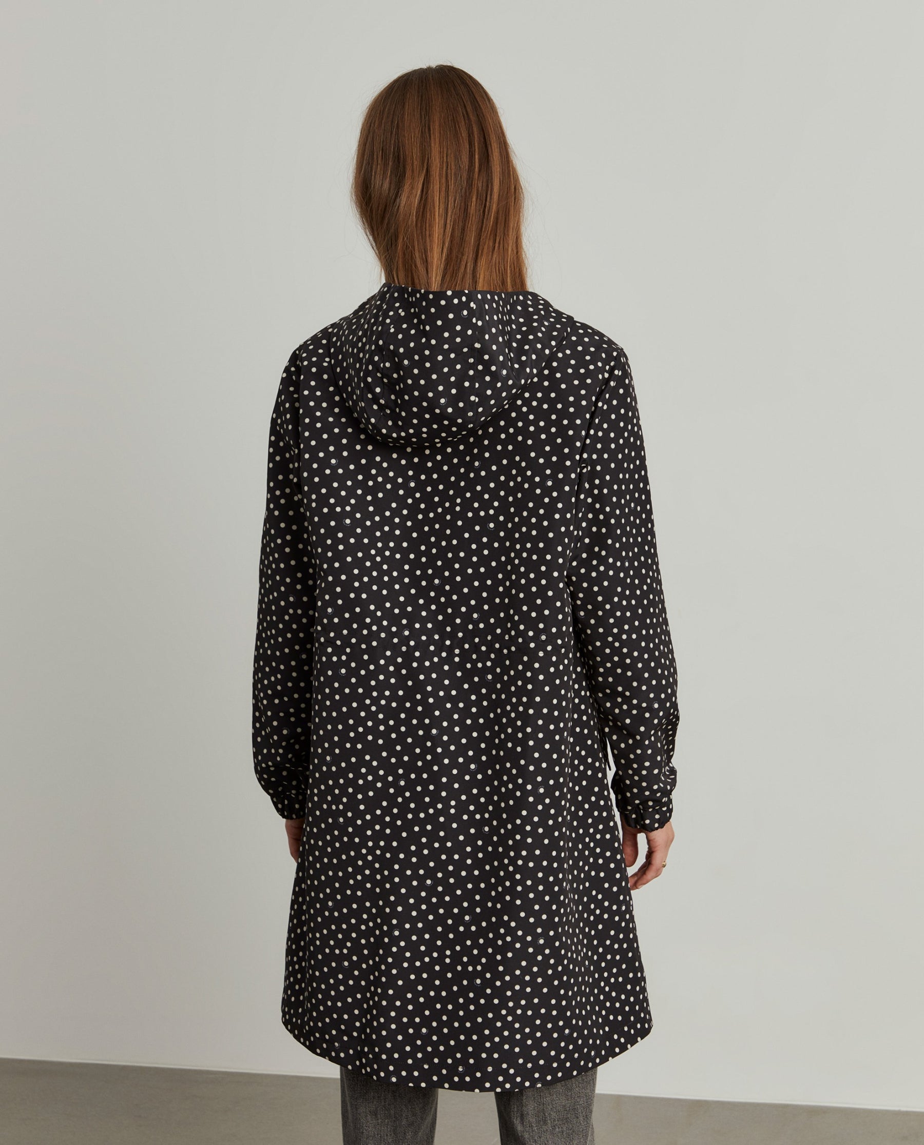 Parka comprida polka dots com capuz