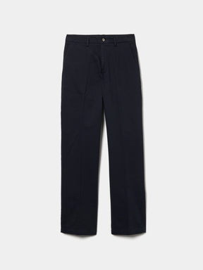 Calças chino regular fit vincadas