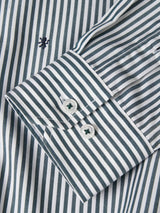 Camisa regular fit às riscas