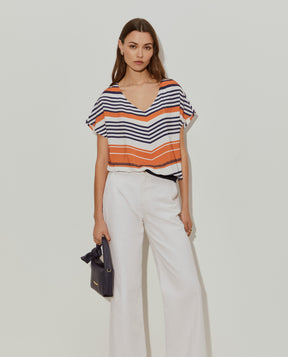 Blusa fluida às riscas decote em V