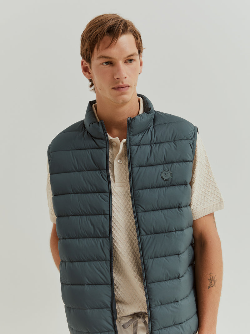 Colete acolchoado gola alta