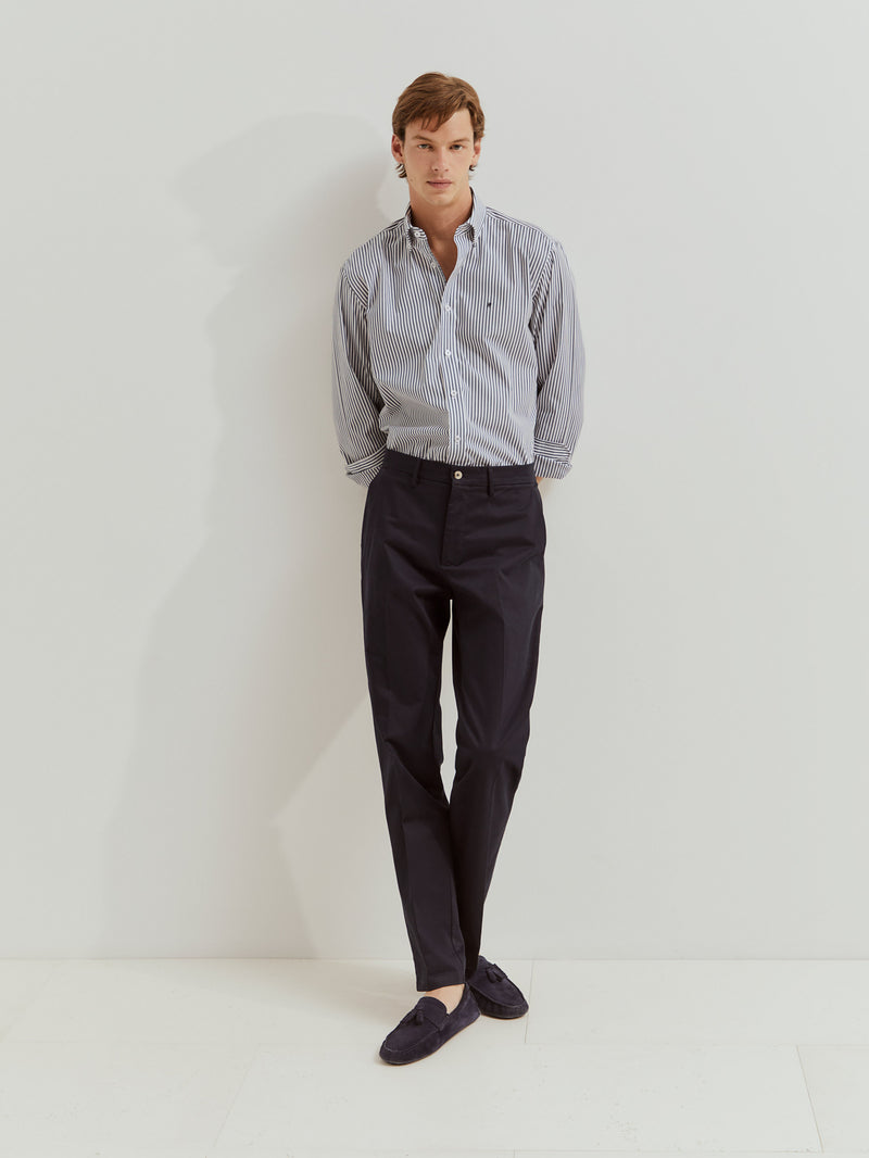 Camisa regular fit às riscas