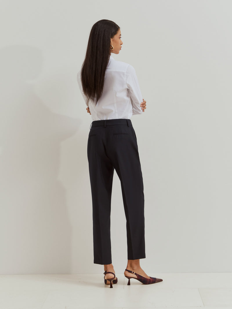 Calças chino clássicas vincadas