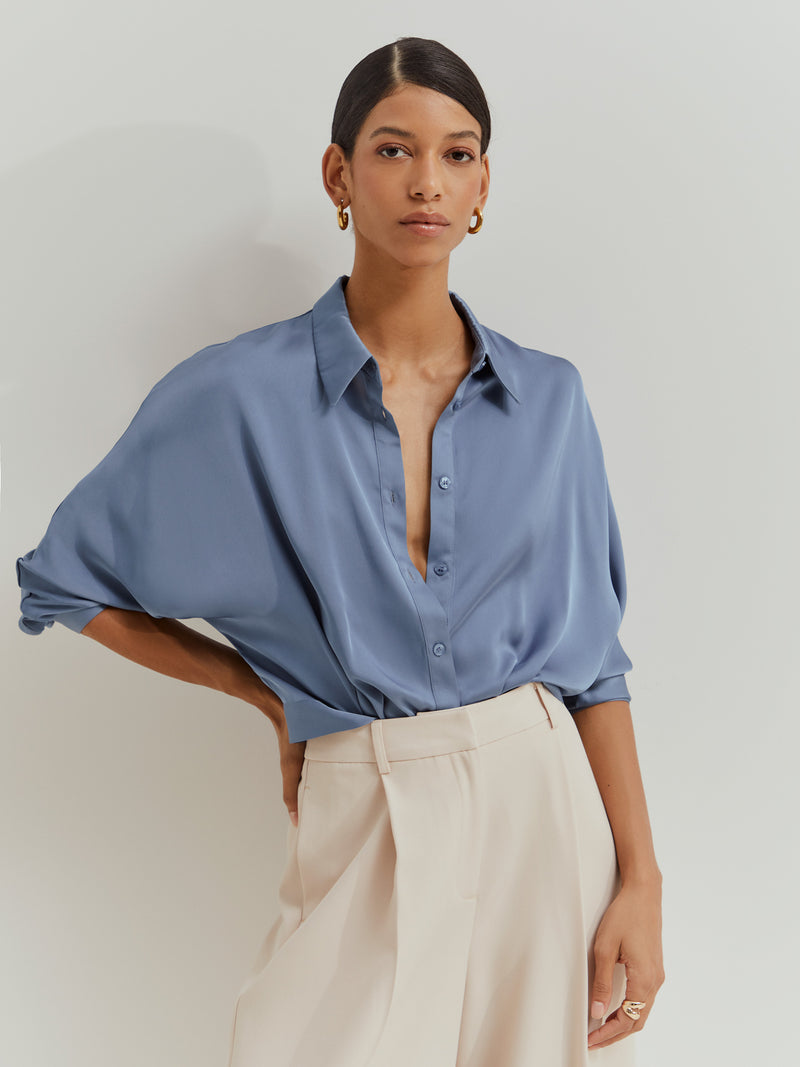 Camisa fluida acetinada