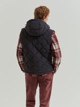 Colete acolchoado com capuz