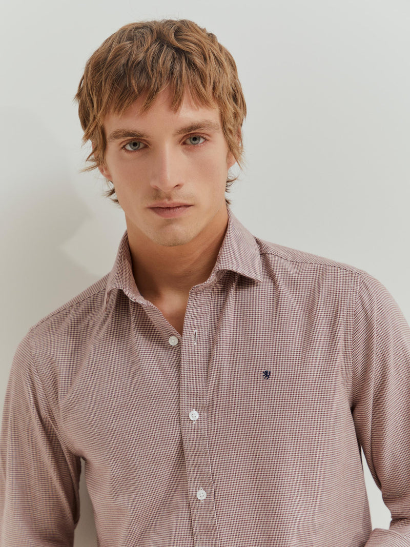 Camisa slim fit micropadrão