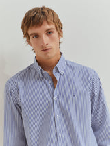 Camisa regular fit às riscas